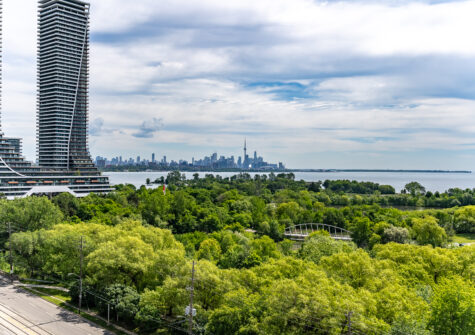 For Rent – Wonderful 1+1 Bedroom Condo with Amazing Lake and Toronto Skyline Views